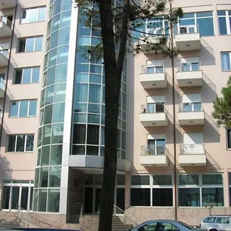 Dolce Szálloda 4*
