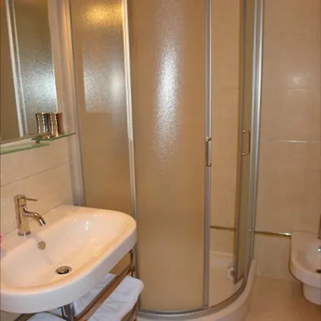 Dolce Hotel Kryemëdhej