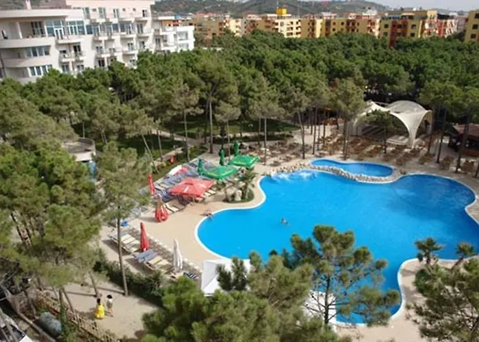 Отель Dolce Kryemedhej